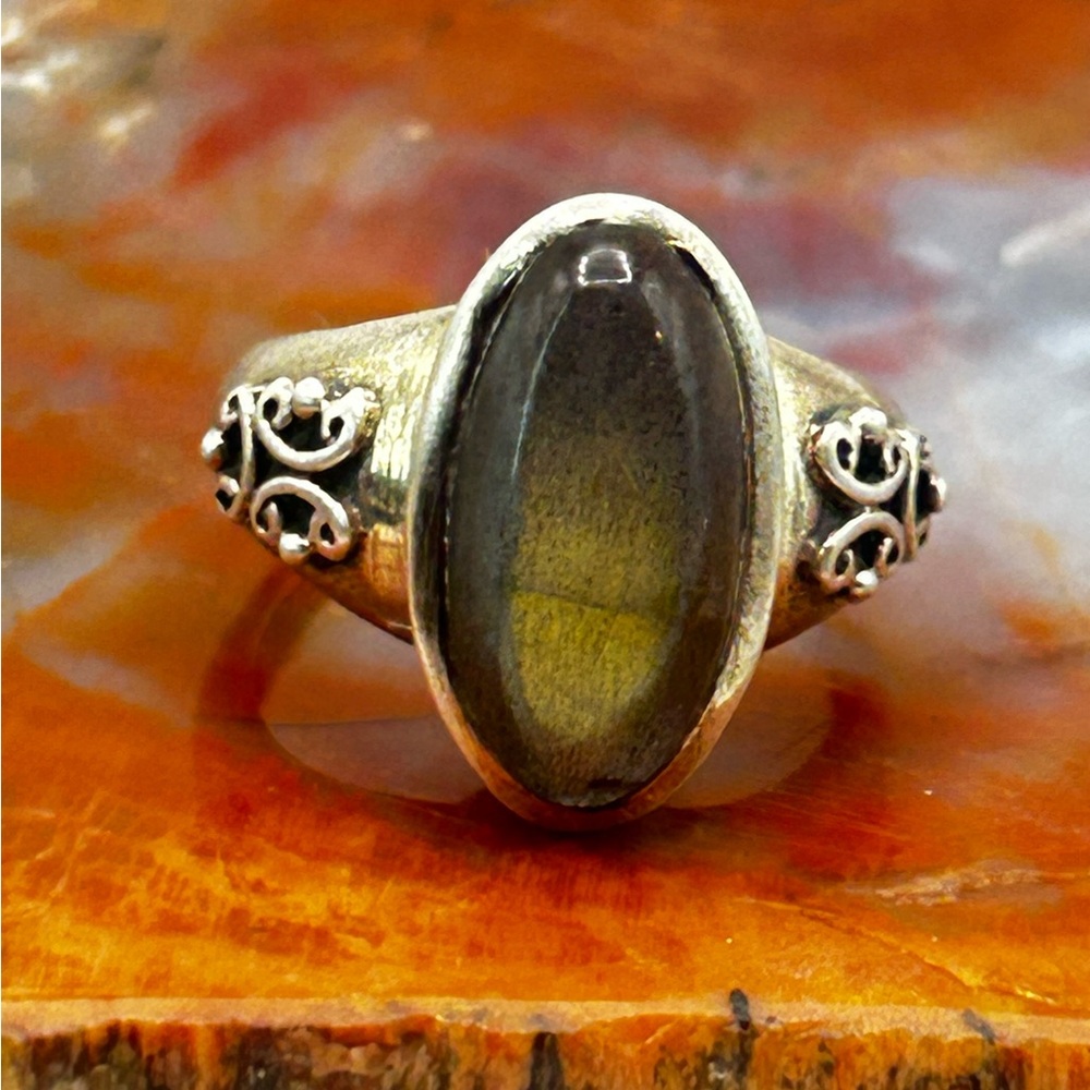 Flashy Sterling Silver Labradorite Ring - Size 6